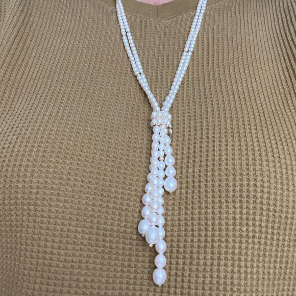 Beautiful long strand pearl necklace - Picture 2 of 10